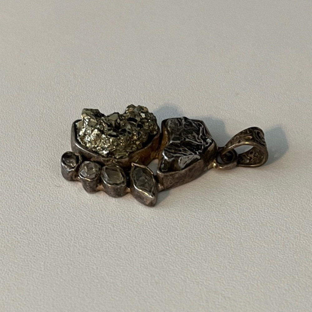 Handmade Crystal Pendant - Picture 3 of 4